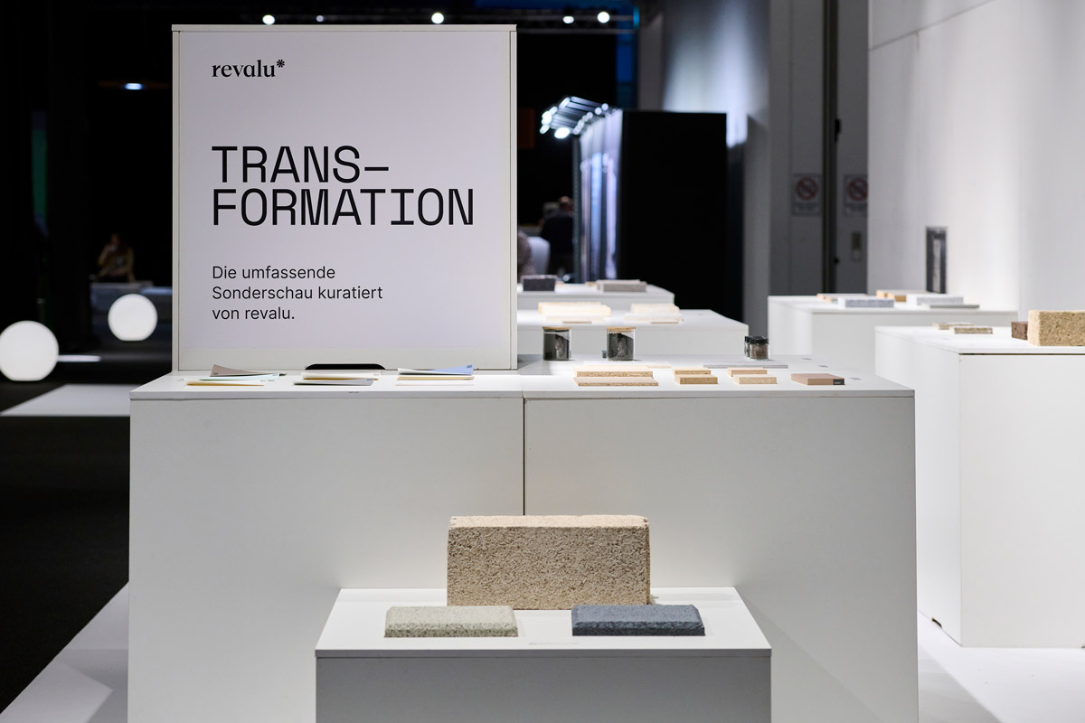 A@W-Exhibition-1_revalu_Nici-Jost